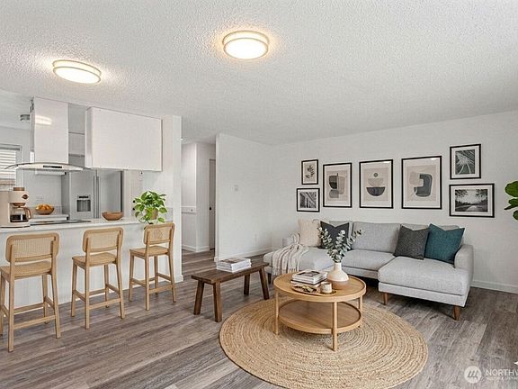 4th image of 9719 5th Street NE