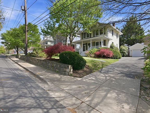 2nd image of 4428 Stanford St