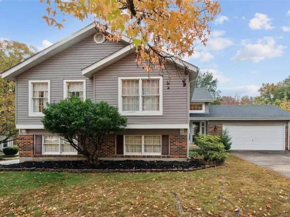 16504 Forest Pine Dr, Ballwin, MO 63011