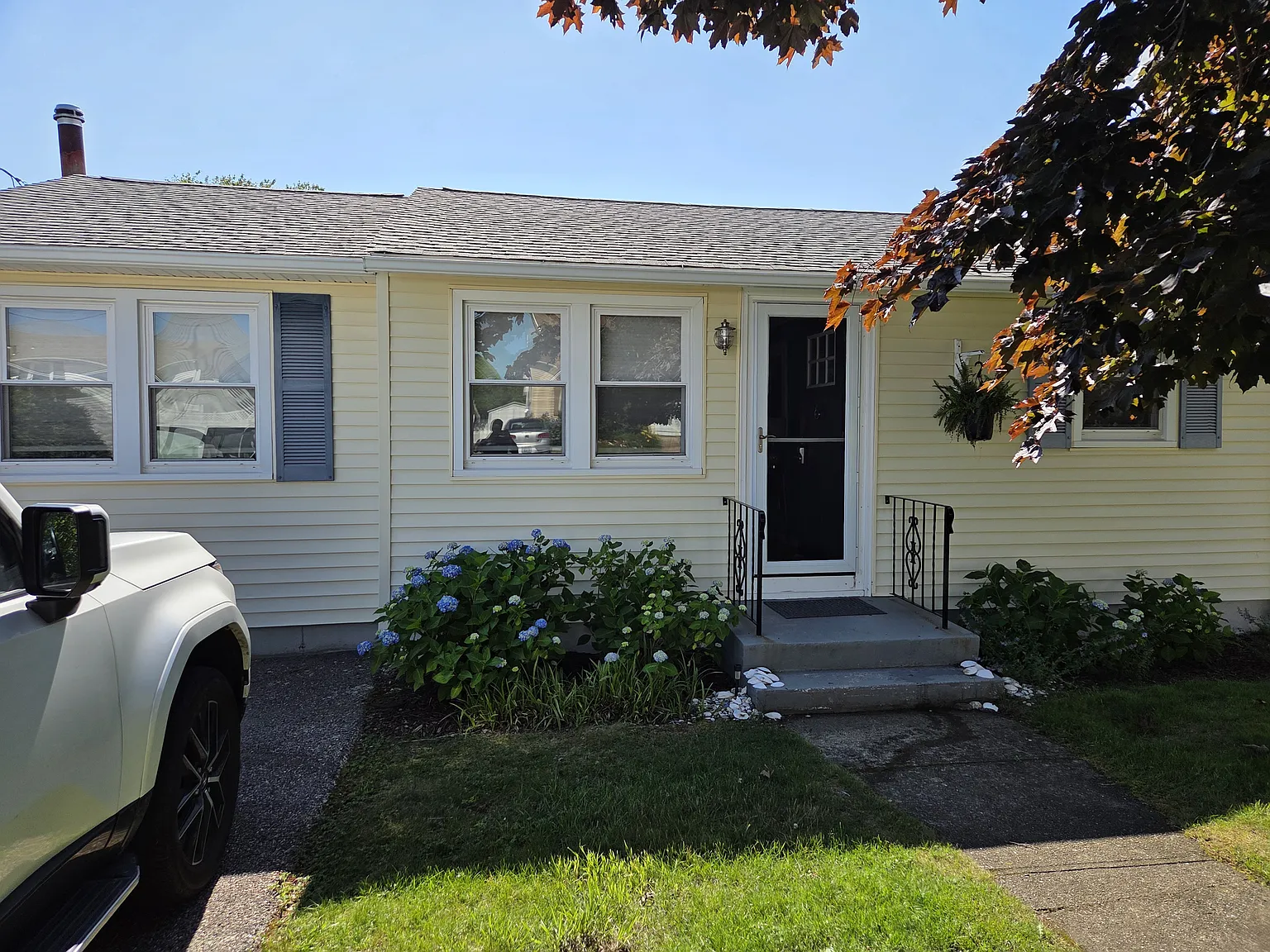 6 Eddy Ln — Photo 1
