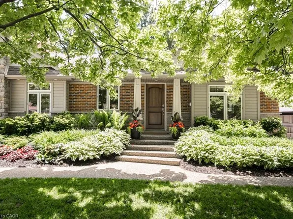 64 Miller Dr, Hamilton, ON L9G 2J1