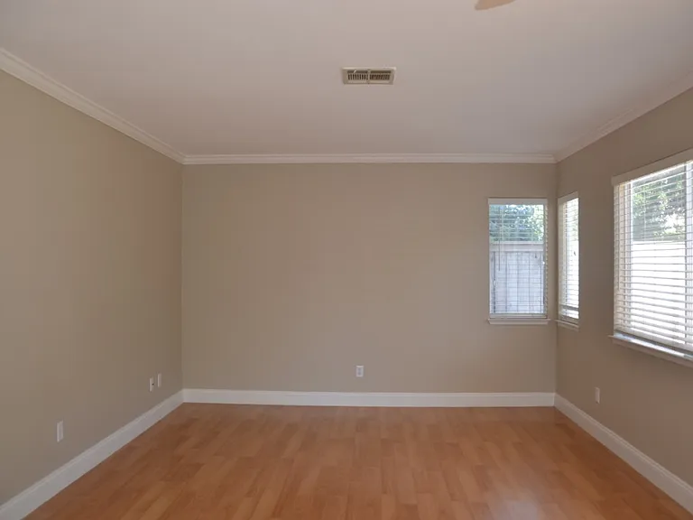 845 Shelborne Dr — Photo 6