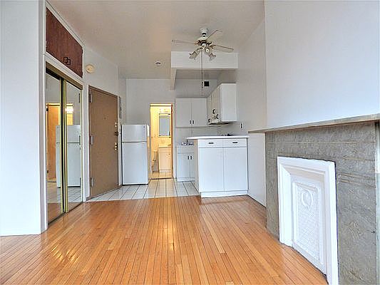 4th image of 1733 2nd Ave APT 5C
