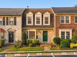 5529 Ridgeton Hill Ct, Fairfax, VA 22032
