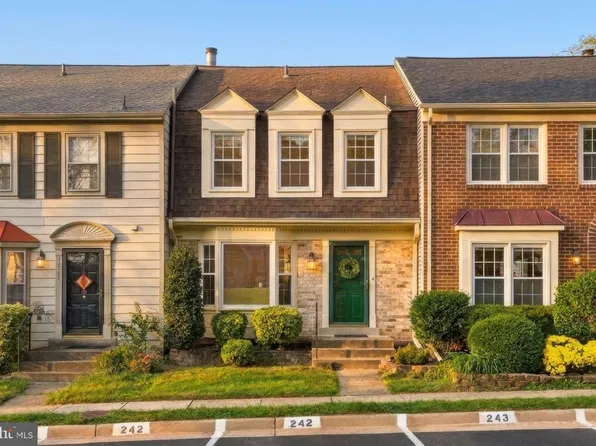 5529 Ridgeton Hill Ct, Fairfax, VA 22032