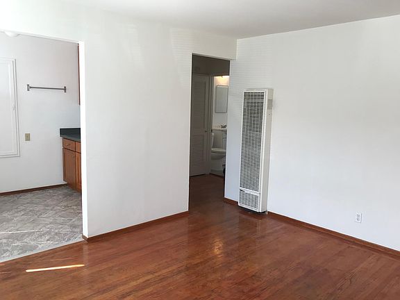 3rd image of 3201 Taraval St APT 3