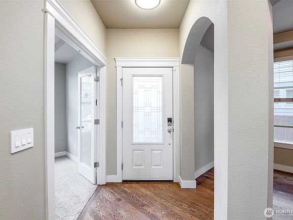 3rd image of 4442 Logan Drive NE