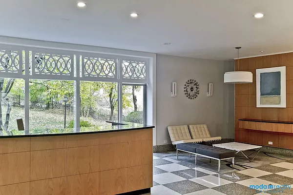 Sold by Moda Realty | media 5