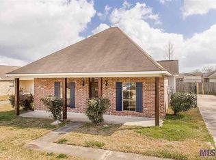6172 Woodside Dr, Zachary, LA 70791