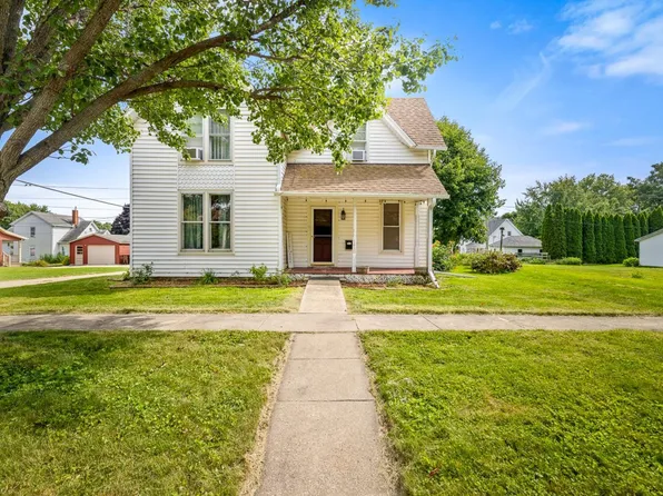 118 W Franklin St, Lanark, IL 61046