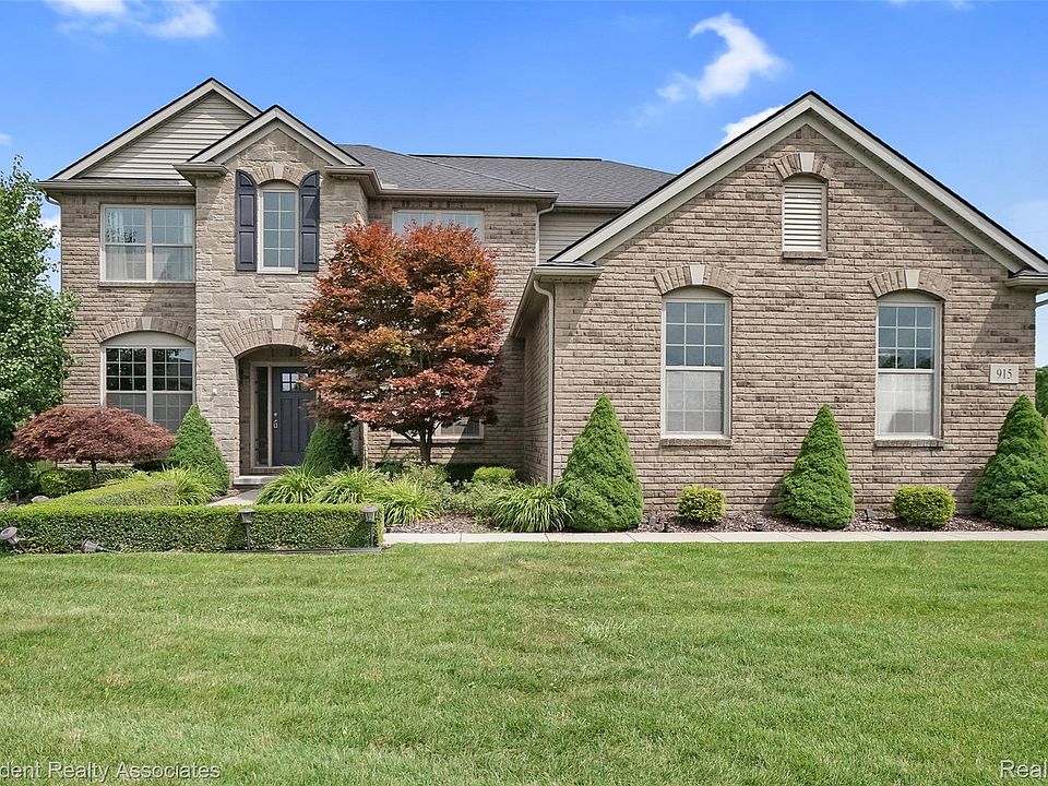 1st image of 915 Appleton Ct