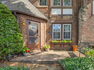 338 Bauer Pl, Mineola, NY 11501