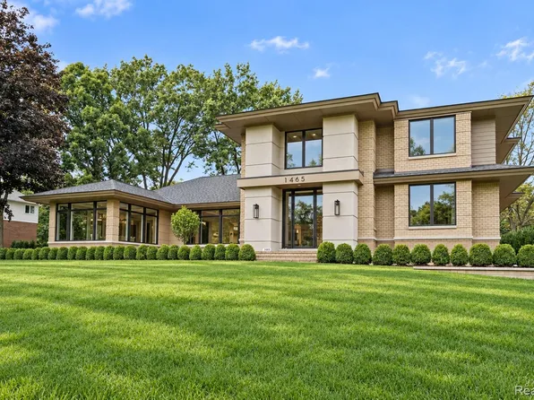 1465 Sodon Lake Dr, Bloomfield Hills, MI 48302