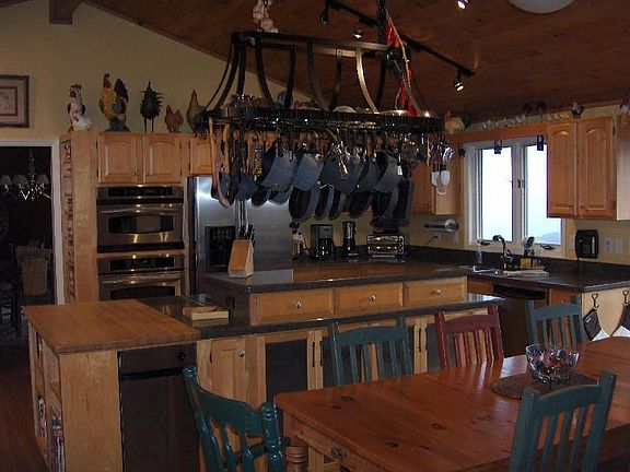 Kitchen w/built in pantrys