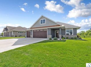 104 Dancing Waters Cir, Mankato, MN 56001