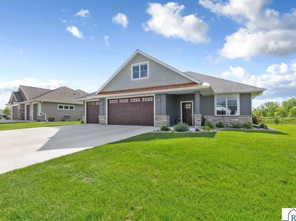 104 Dancing Waters Cir, Mankato, MN 56001