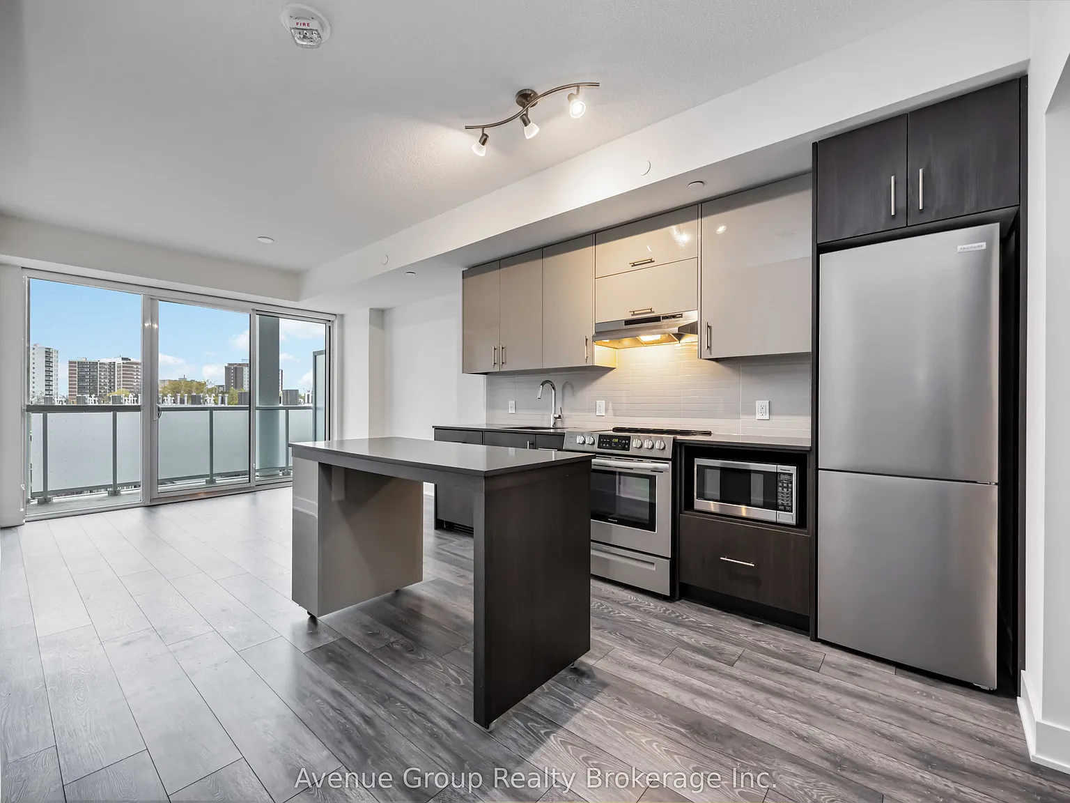 3 bed, $2,849 — Photo 3