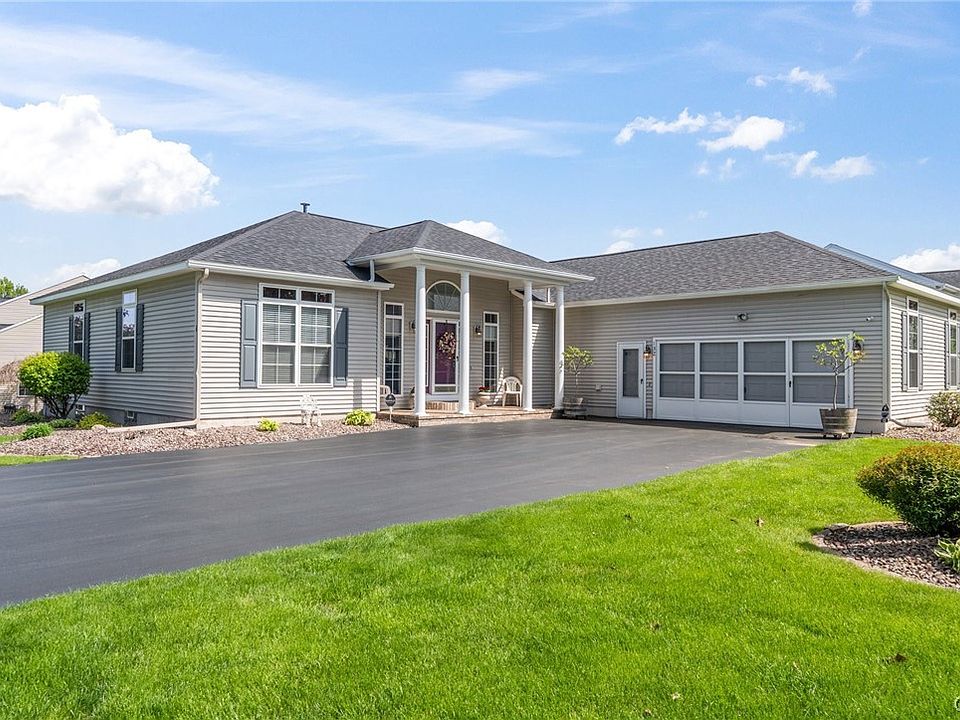 1st image of 132 Lorian Dr