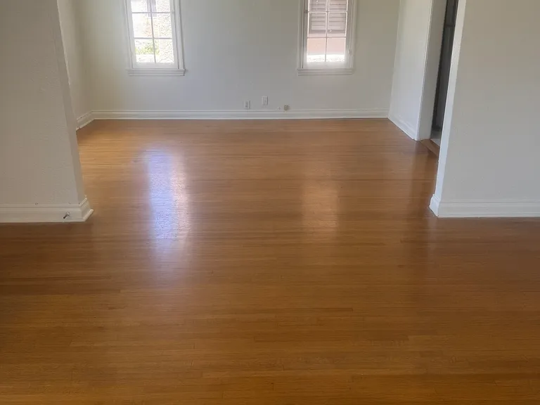 2142 Selby Ave — Photo 4