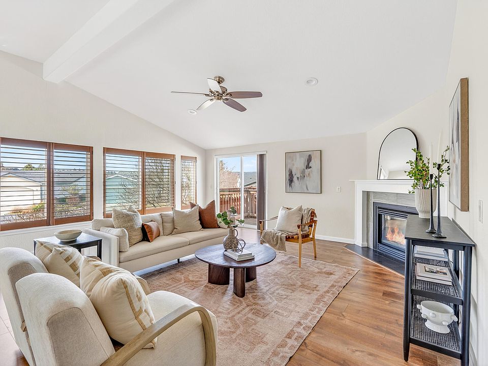 1st image of 2432 NE Crocus Way