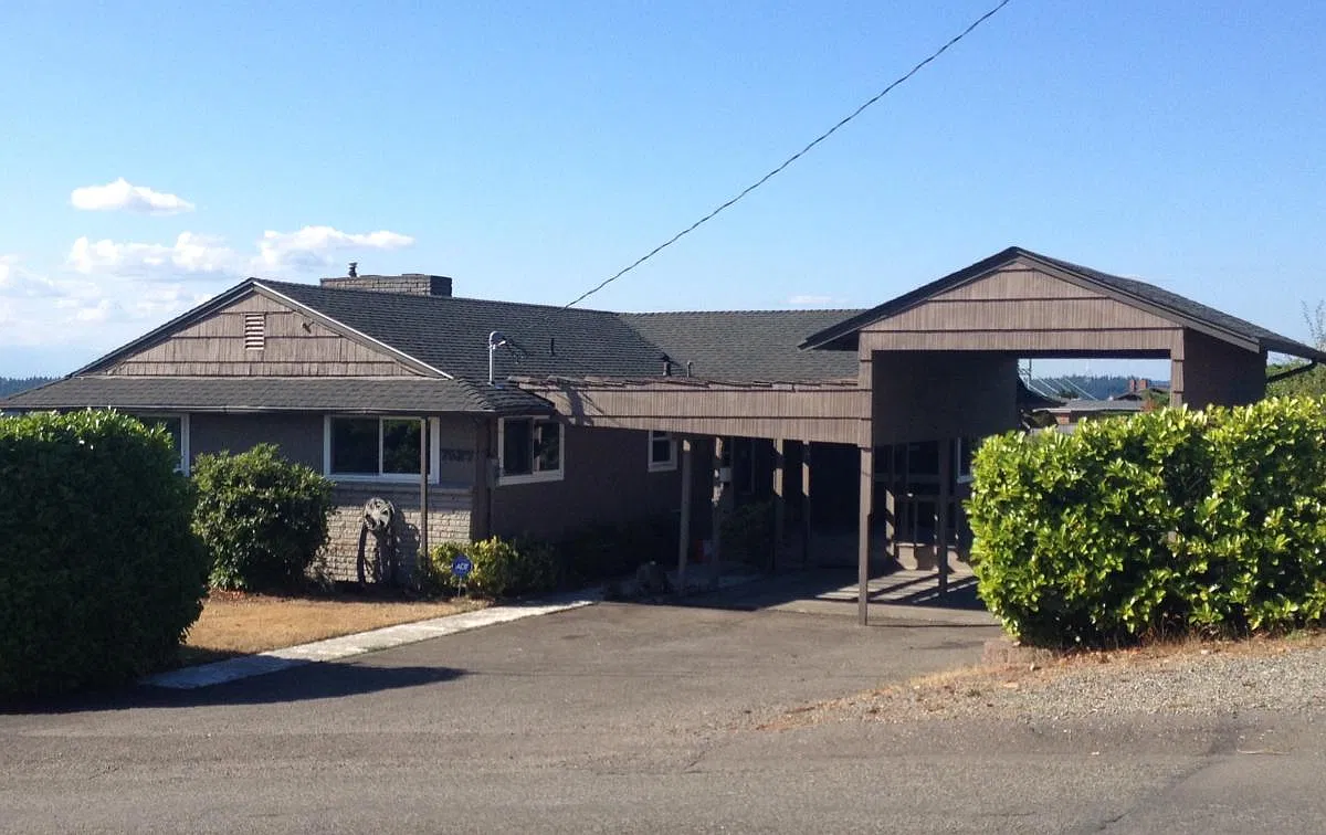 3 bed, 2.5 bath, 2346 sqft, $3,750 — Photo 1