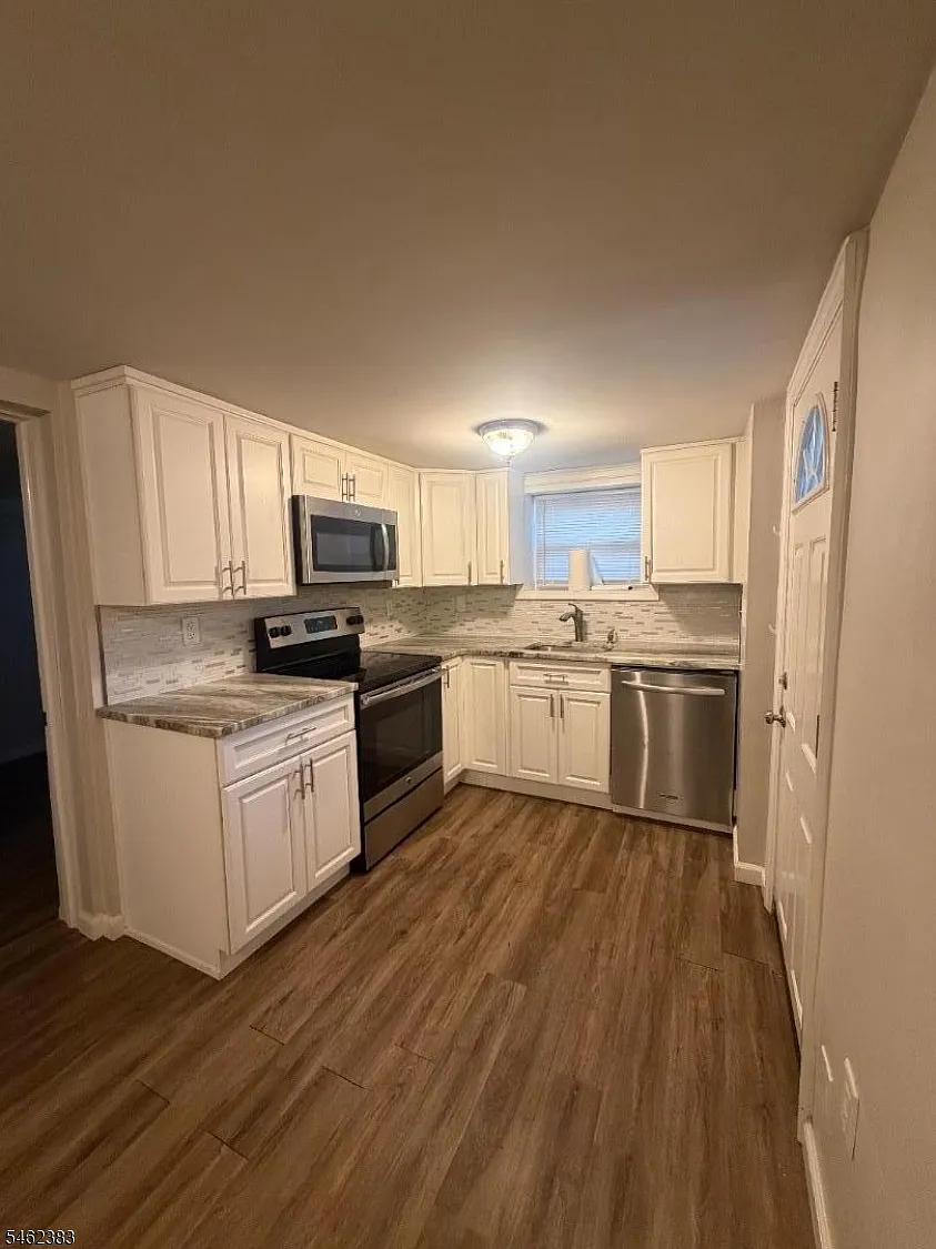 1 bed, 1.0 bath, $1,750 — Photo 2
