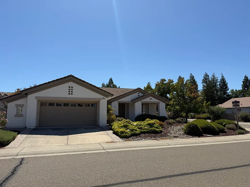 1789 Monument Dr