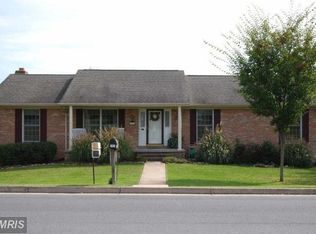 701 Jackson St, Woodstock, VA 22664