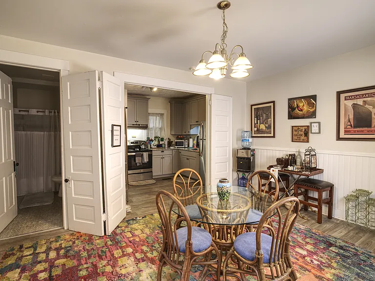 110 Brown St — Photo 4