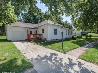 306 N 12th St, Guthrie Center, IA 50115
