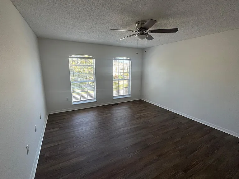 2720 Merrieweather Ln — Photo 30
