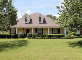 5168 Water Ridge Dr, Tupelo, MS 38801