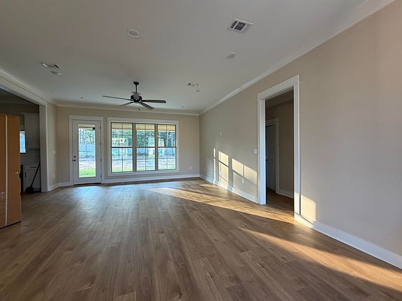 4th image of 16 Redmont Dr