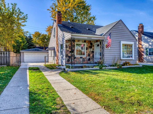 21808 Gaukler St, Saint Clair Shores, MI 48080