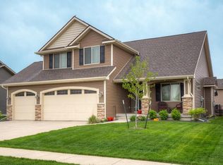 287 S 82nd St, West Des Moines, IA 50266