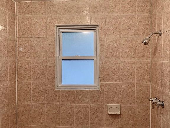 5th image of 222 N Fullerton Ave #1