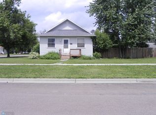 98 3rd Ave N, Wahpeton, ND 58075
