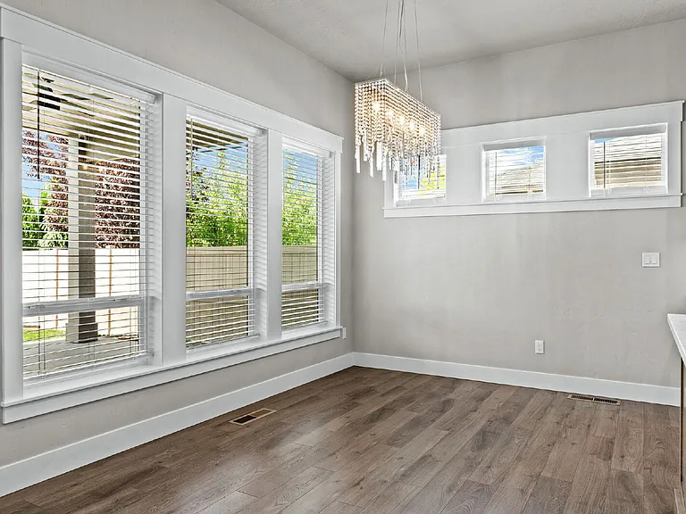 2934 E Murchison St — Photo 11
