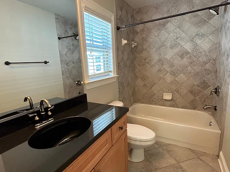 374 16th St NW — Photo 32