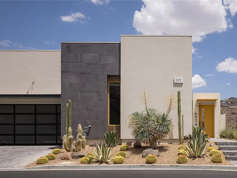 692 Scenic Cliff Dr — Photo 17