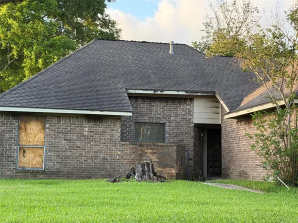 405 Post Oak Dr, Baytown, TX 77520