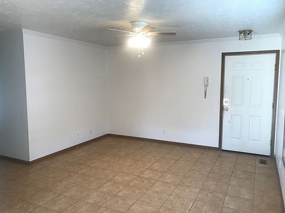 2nd image of 1108 Mazatlan Cir APT C