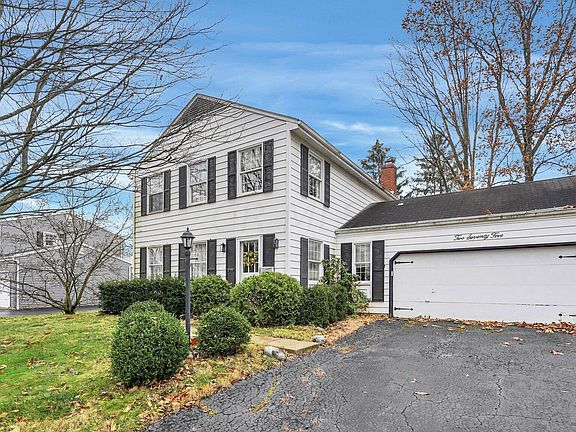 3rd image of 275 Oak Hill Dr