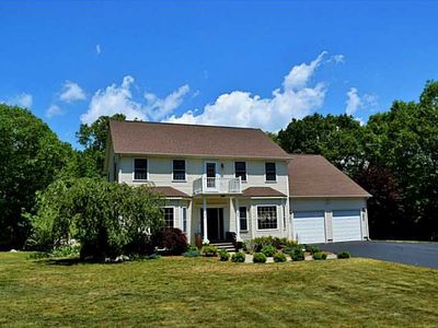 345 Franklin Rd, Hope, RI, 02816
