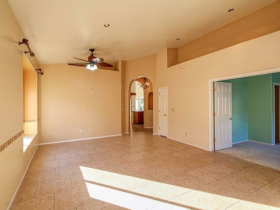 3rd image of 7981 N Wildomar Dr