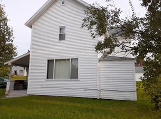 615 E Main St, Medaryville, IN 47957