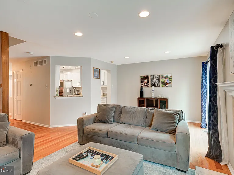 92 Kirkwood Dr — Photo 6