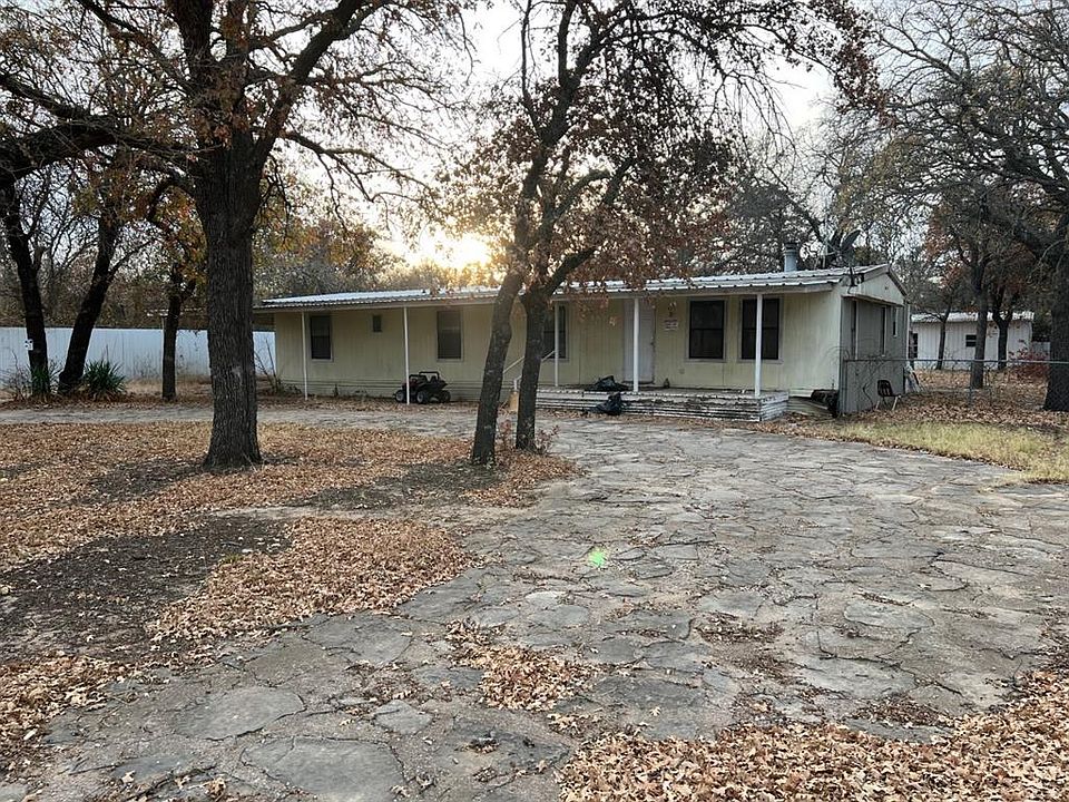 1st image of 810 Greenbriar Dr