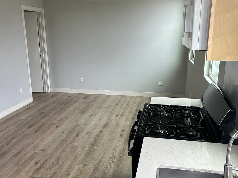 527 N McKinley Ave #2 — Photo 6
