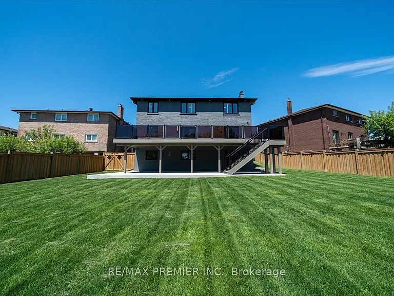 157 Jeanne Dr — Photo 3
